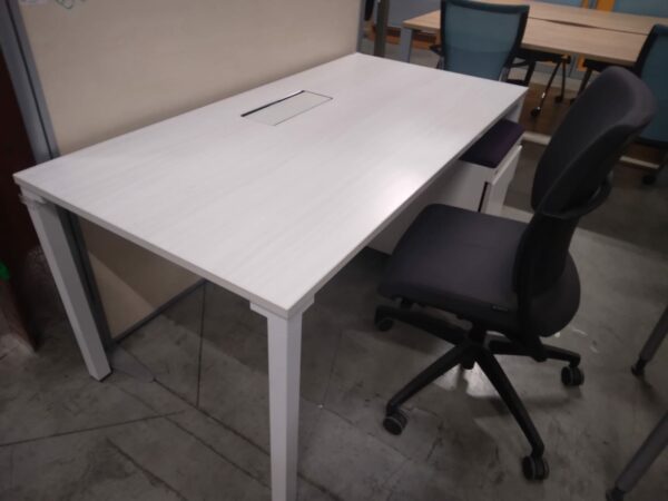 Bureau Steelcase individuel