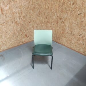 Chaise de réunion empilable
