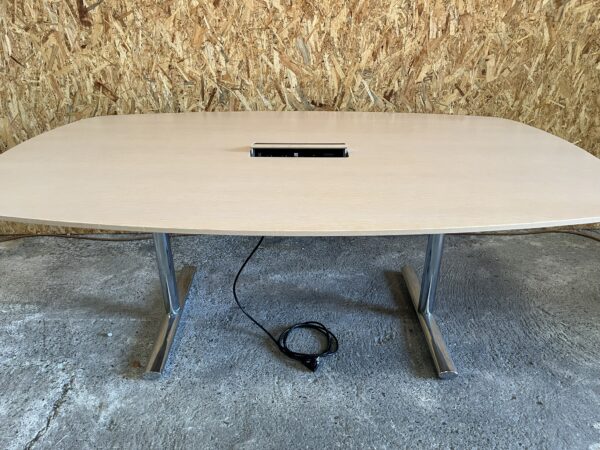 Table de réunion ovale