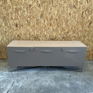 Armoire basse portes battantes