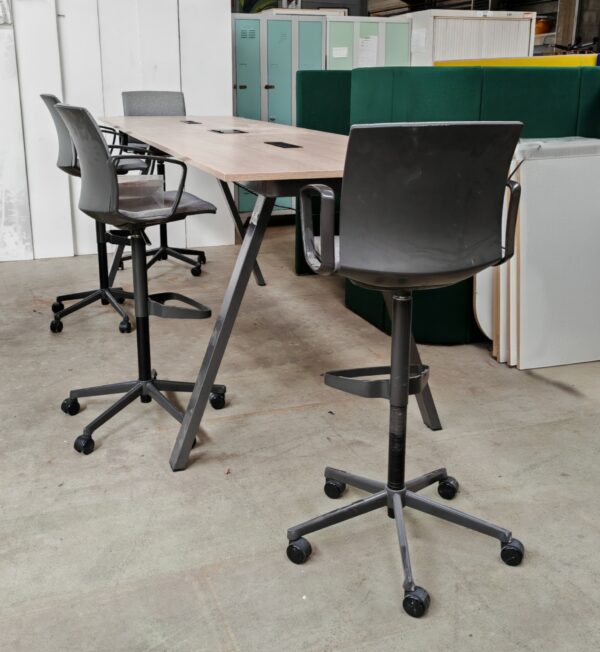 Table de réunion haute "Ahrend"
