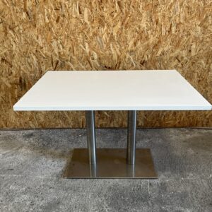 Table de restauration - 4 pers