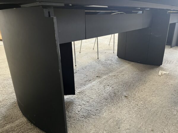 Grande Table de réunion en bois – Image 7