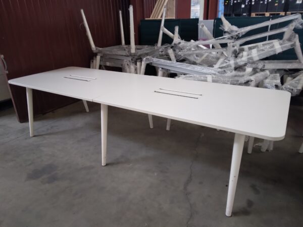 Table de réunion