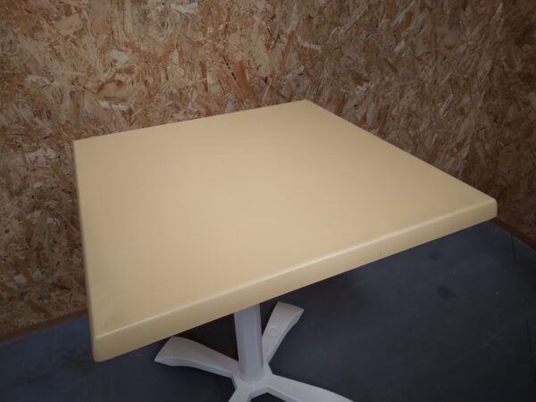 Plateau stratifié moulé pour table de terrasse - carré - jaune paille
