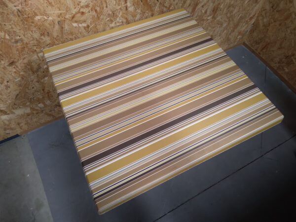 Plateau stratifié moulé pour table de terrasse – carré