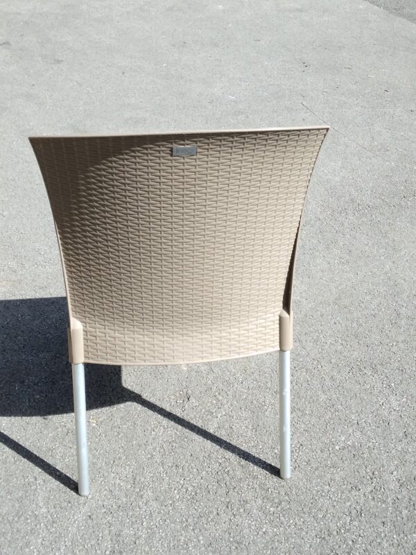 CHAISE PLASTISQUE PIED ALU – Image 3