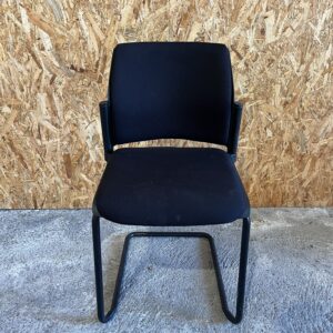 Chaise visiteur empilable - Noire
