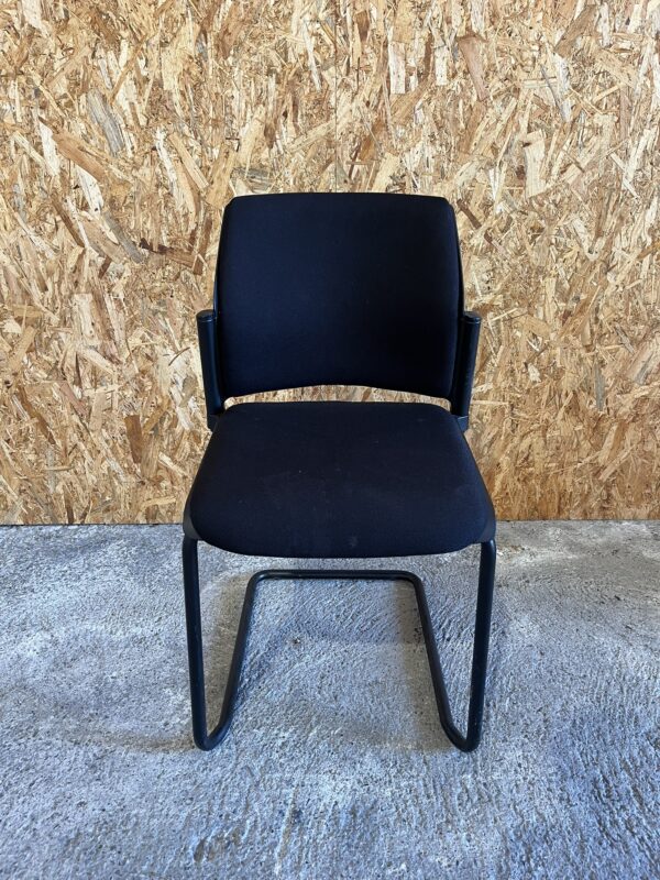 Chaise visiteur empilable - Noire