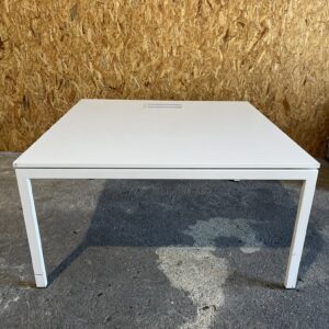 Table de réunion carrée 140x140
