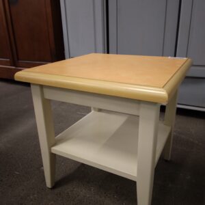 Chevet carré (avec ou sans roulettes)