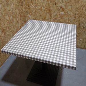 Plateau stratifié moulé pour table de terrasse – carré