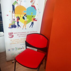 Chaise de réunion rouge 4 pieds
