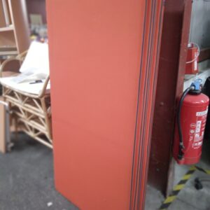 Claustra orange et gris